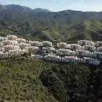 Samara 20 Luxury Gym Pools Panoramic Views *