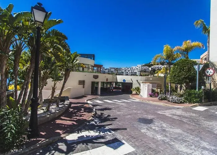 Samara 20 Luxury Gym Pools Panoramic Views Marbella